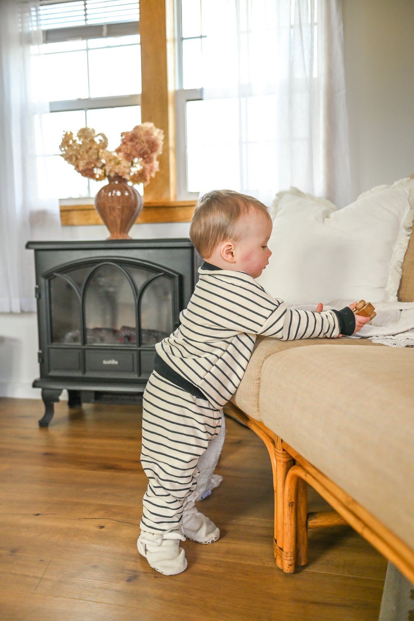 Capsule set of Cream and black thick sweatsuit